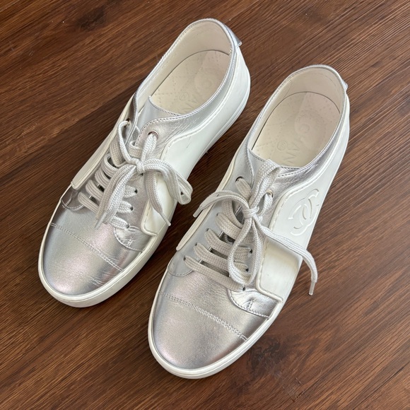 Chanel Interlocking CC Leather & Rubber White Silver Wedge Sneakers Trainers - Picture 1 of 15